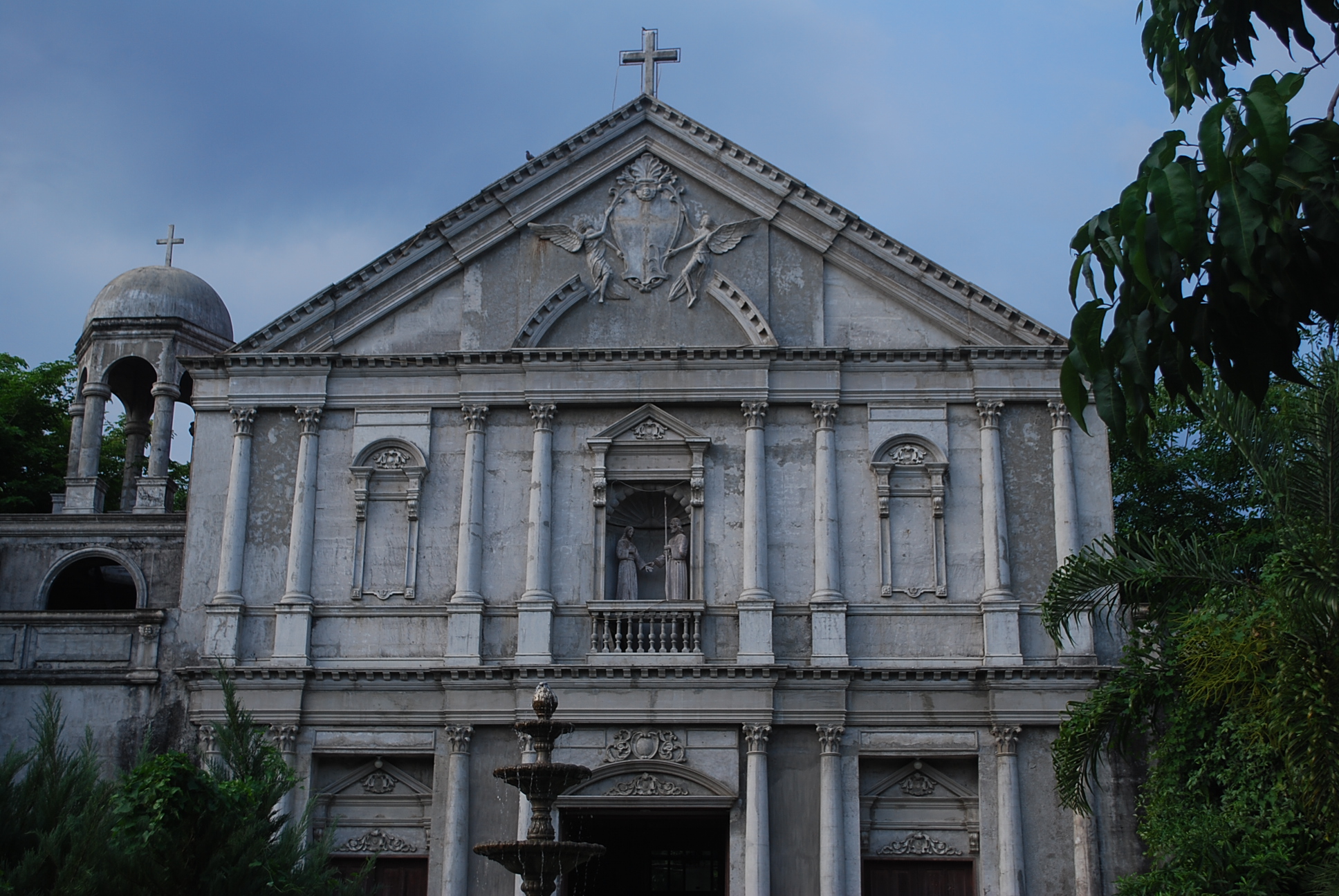 Club Balai Isabel church