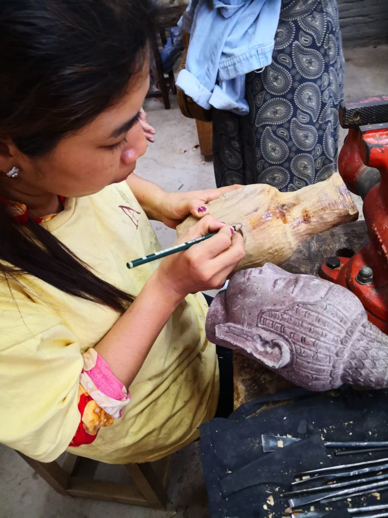 Sculpture siem reap artisan